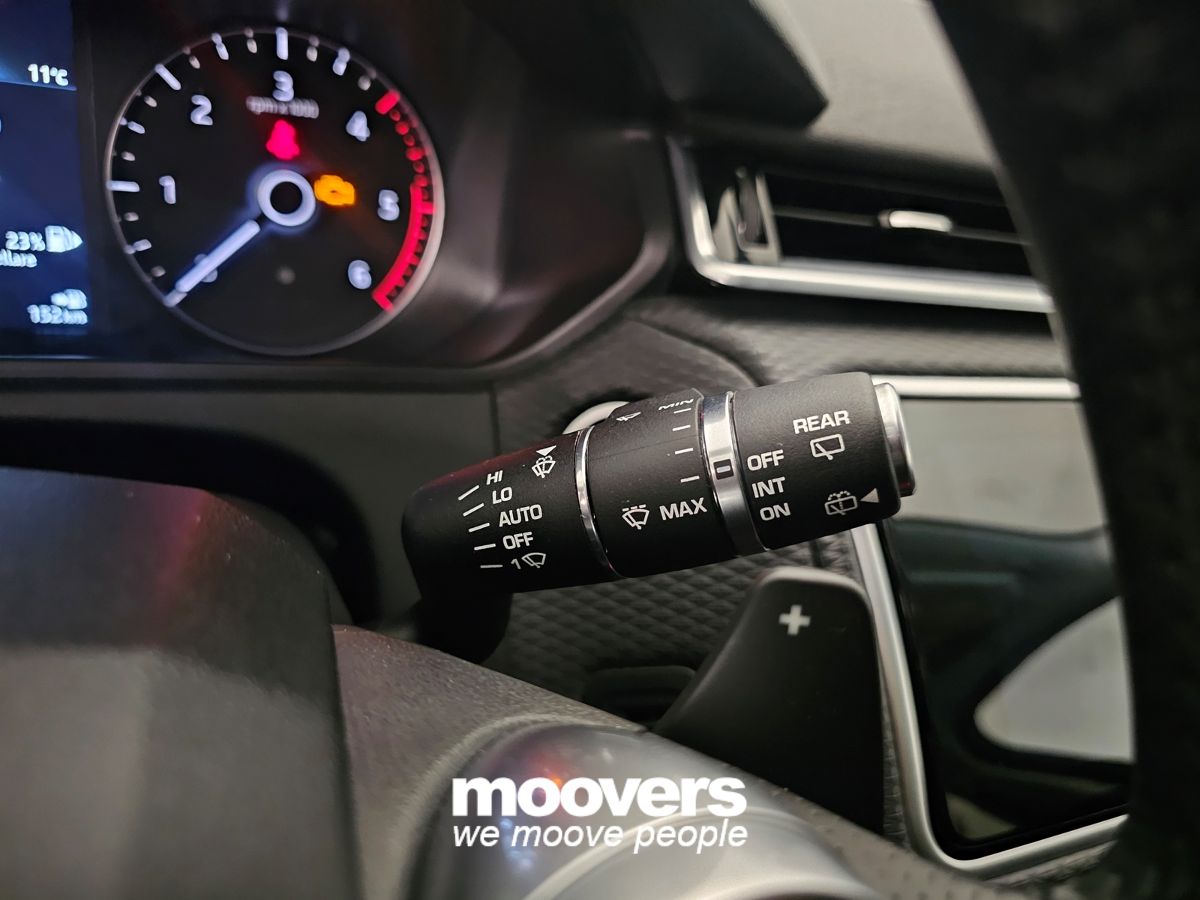 Land Rover Range Rover Velar 2.0D I4 240 CV R-Dynamic S 